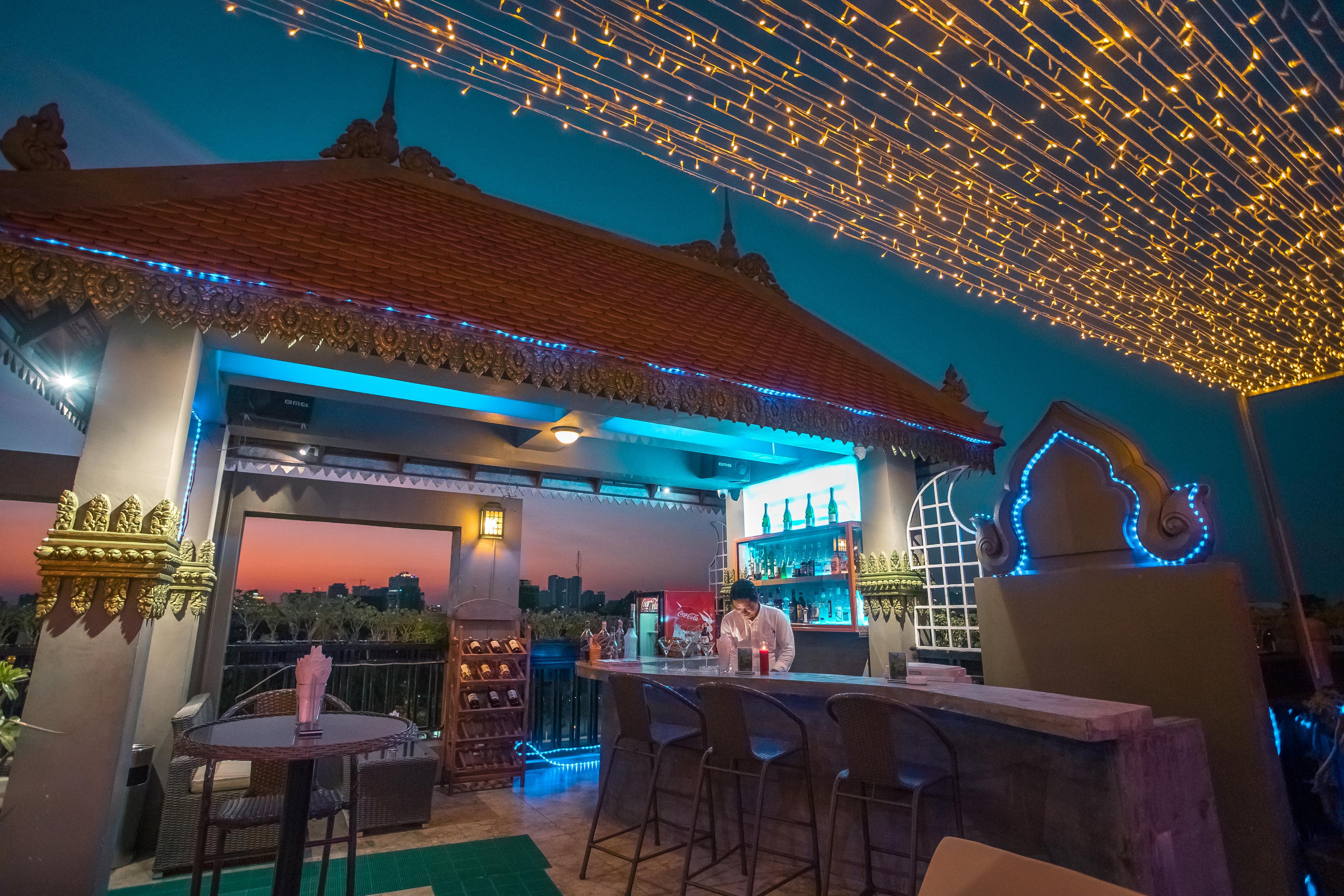 King Grand Boutique Hotel Phnompen Kültér fotó