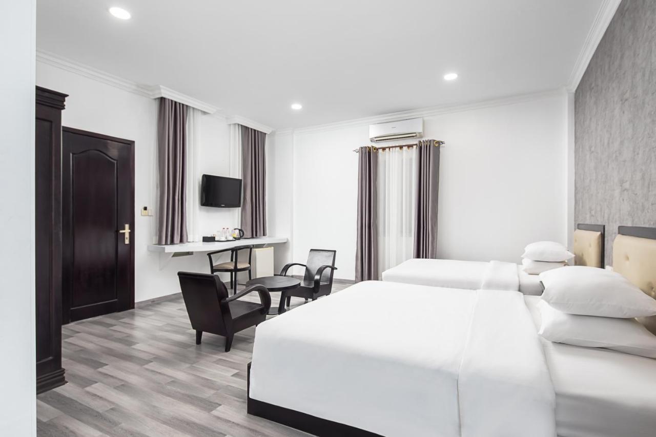 King Grand Boutique Hotel Phnompen Kültér fotó